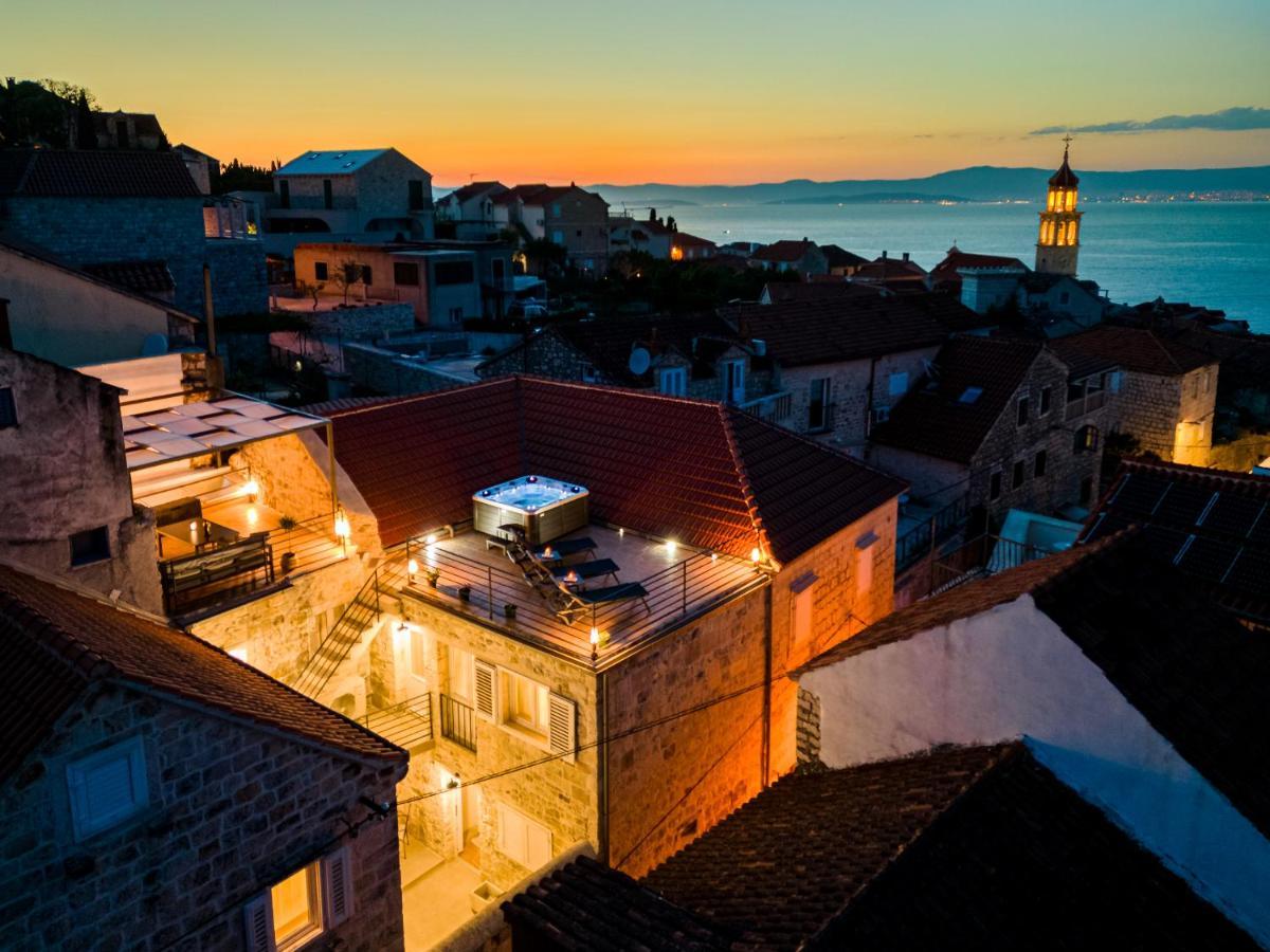 Nora - Charme Holidays Sutivan